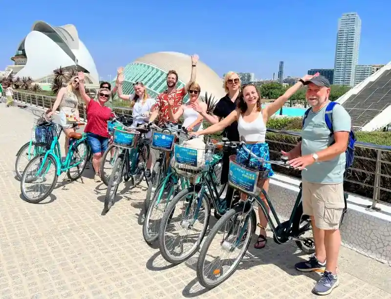 Groep fietsers tijdens fietstour Valencia